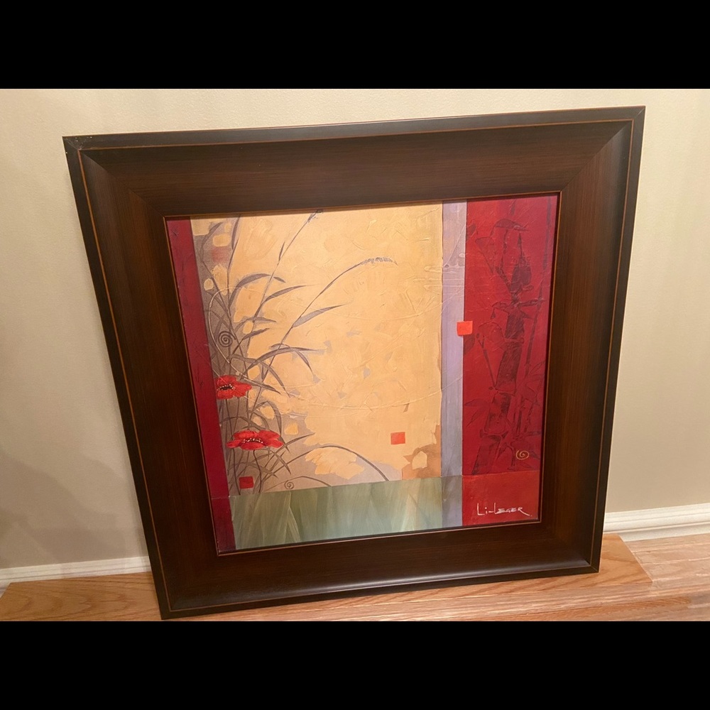 Li-liger picture in a wooden frame